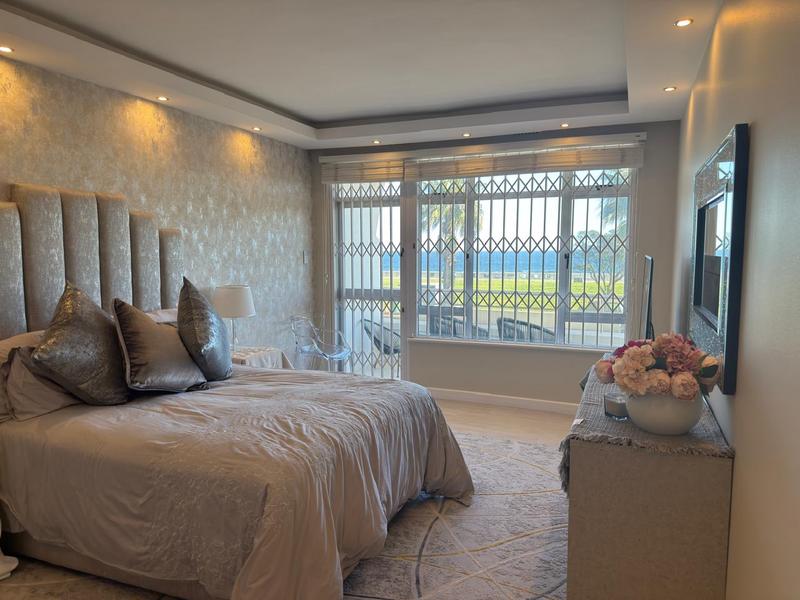 2 Bedroom Property for Sale in Sea Point Western Cape